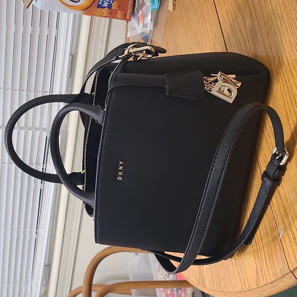 DNKY crossbows handbag